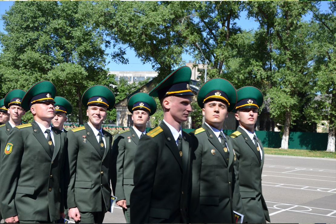 Пограничный институт. Московская Академия ФСБ пограничной службы. Курсанты МПИ ФСБ РФ. Пограничная Академия ФСБ В Москве. Курсанты Московский пограничный институт ФСБ.